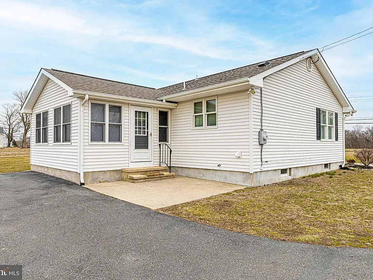 413 Red Lion Rd — Photo 4