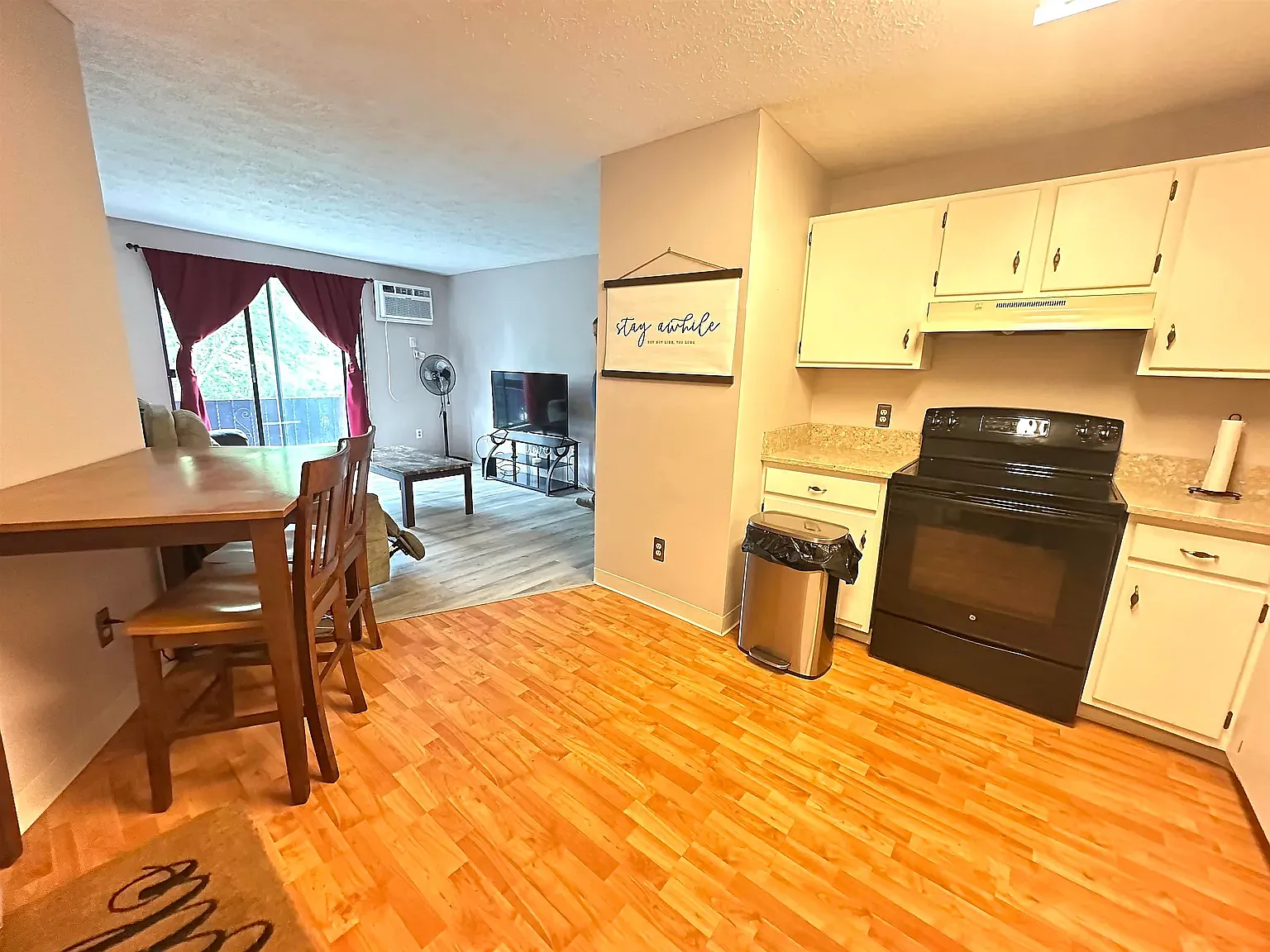 2 bed, 645 sqft, $1,900 — Photo 4