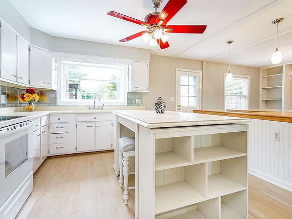 4th image of 4414 Southridge Dr