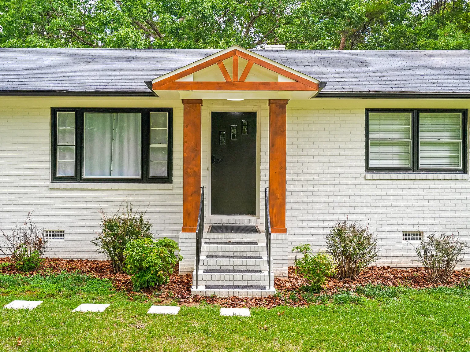 2 bed, 1000 sqft, $1,795 — Photo 3