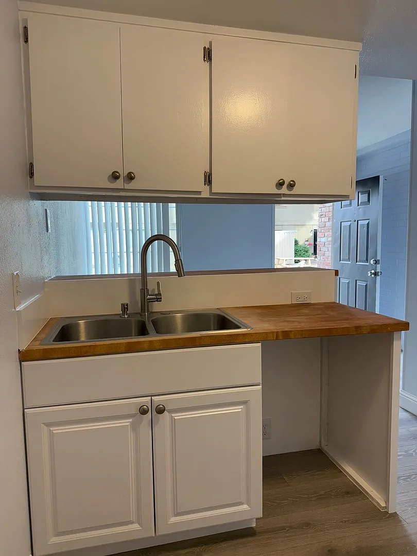 Silver Creek Townhomes — Photo 4
