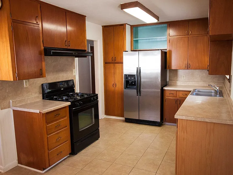 8406 Burrell Dr — Photo 13