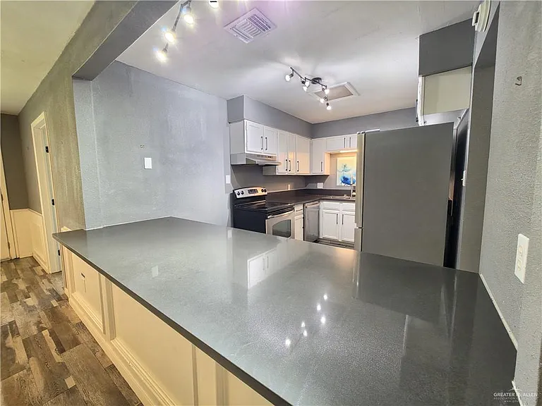 900 E Dallas Ave #UT3 — Photo 7