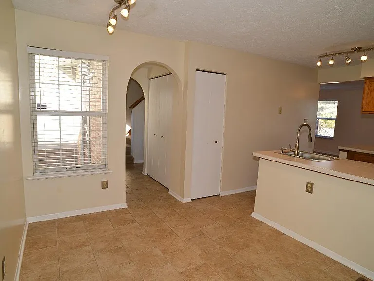 Kitchen Dinning area