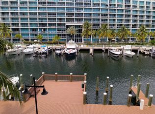 3001 NE 185th St APT 311, Aventura, FL 33180