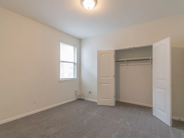2924 Barbed Wire St — Photo 13