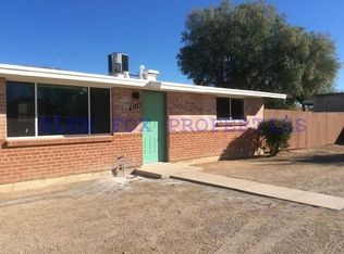 3512 E Blacklidge Dr, Tucson, AZ 85716