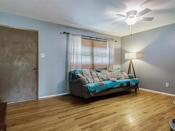 3rd image of 2352 Wesbriar Ct