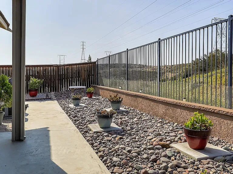 35462 Snead St — Photo 41