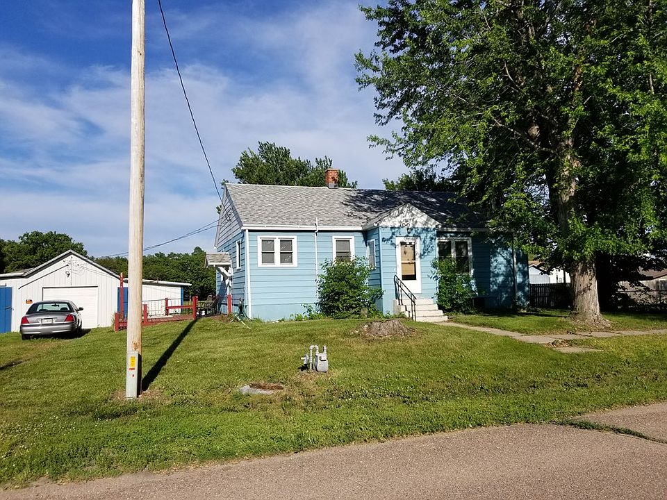 2nd image of 1002 Prairie St #1002