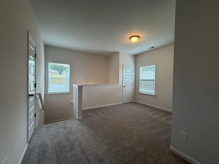 8 Cavalier Ct — Photo 28