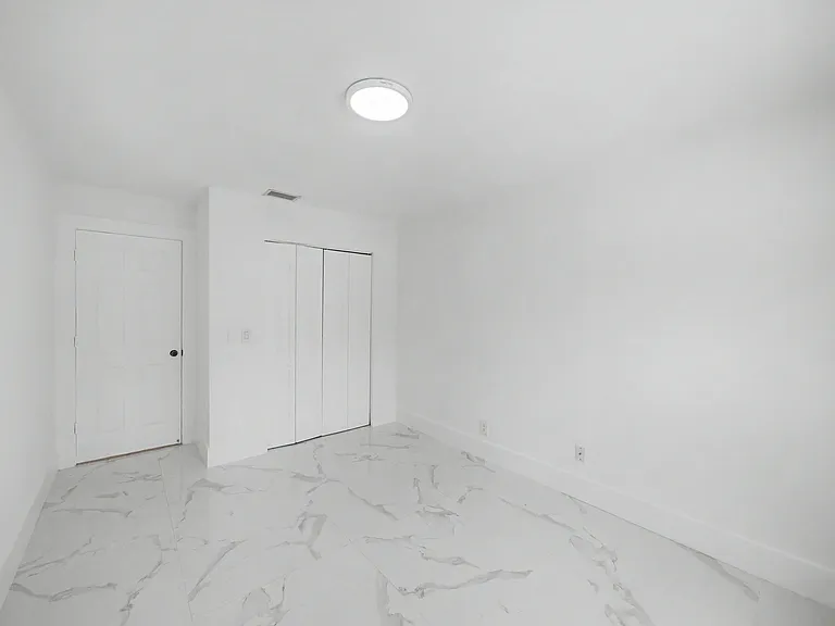 8464 Lake Worth Rd — Photo 17