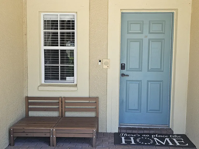 2910 Lochcarron Dr — Photo 2