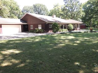 706 W Grand Ave, Saint Joseph, IL 61873