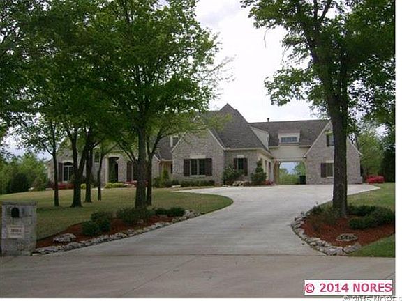 2nd image of 10116 N Glen Ellen