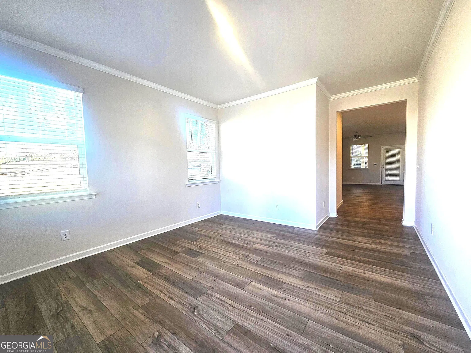 3 bed, 2.5 bath, 1814 sqft, $2,400 — Photo 4