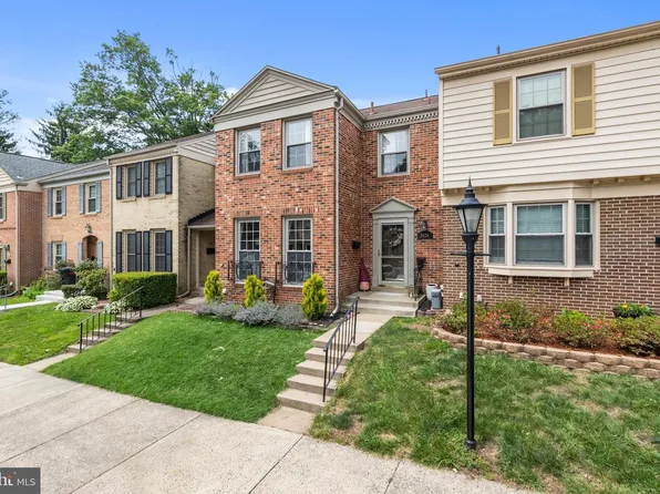 5426 Cabot Ridge Ct, Fairfax, VA 22032