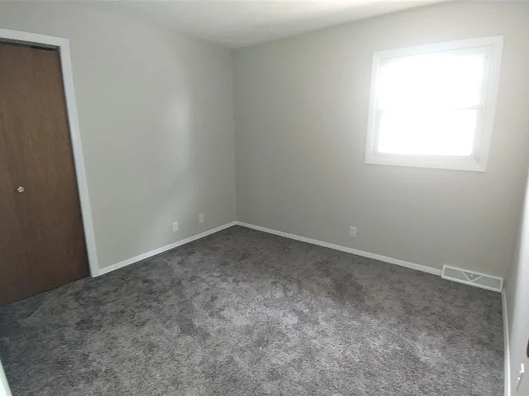 1106 Andover St — Photo 8