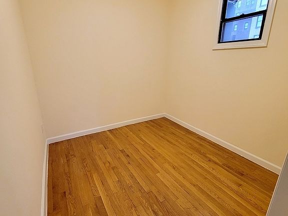 3rd image of 339 W 44th St APT 5FE