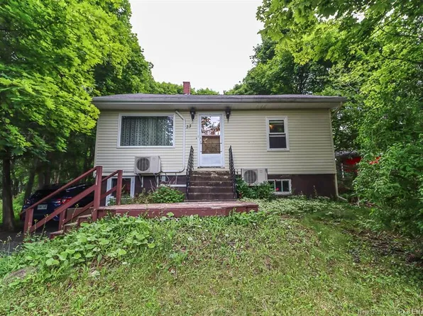 13 Clark Rd, Rothesay, NB E2E 2H2