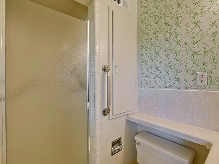160 Kit Carson Ct — Photo 53