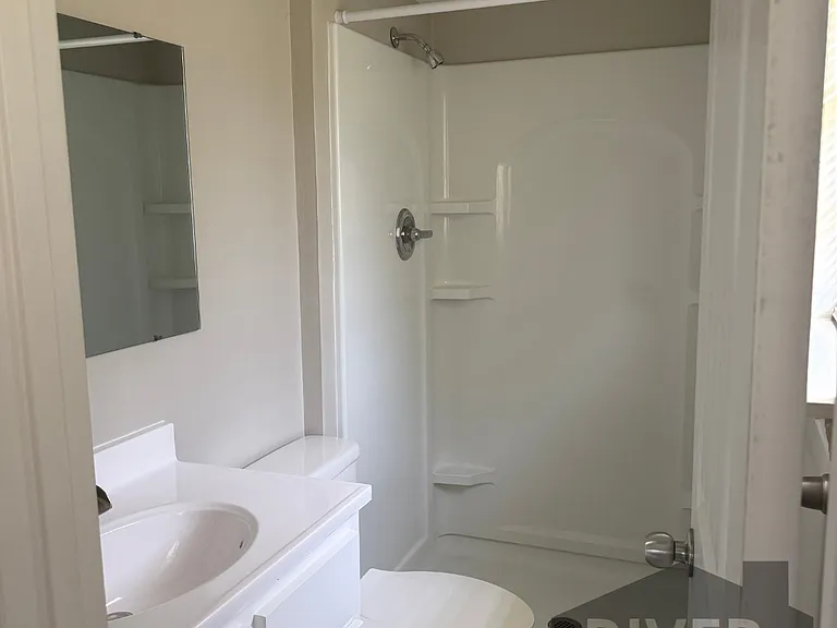 1607 Harding Ave — Photo 12
