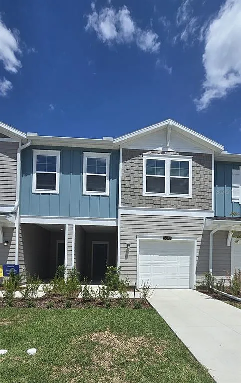 3 bed, 2.5 bath, 1707 sqft, $1,675 — Photo 1
