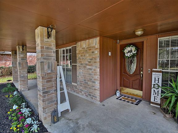 3rd image of 4947 Bridgemont Ln