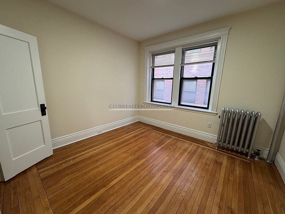 1st image of 27 Park Dr APT 8