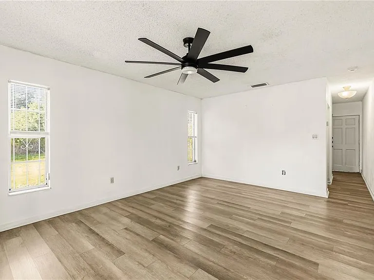 2615 9th Avenue Dr E — Photo 18