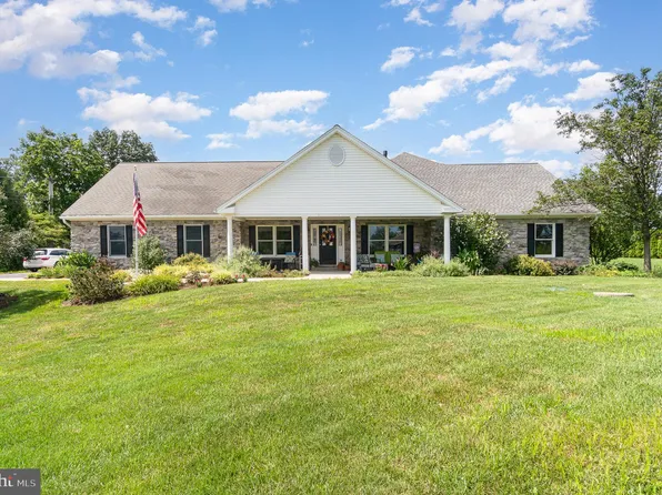 729 Carlson Rd, Hummelstown, PA 17036