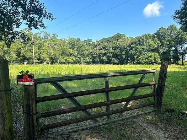 4301 Crary Rd, Century, FL 32535