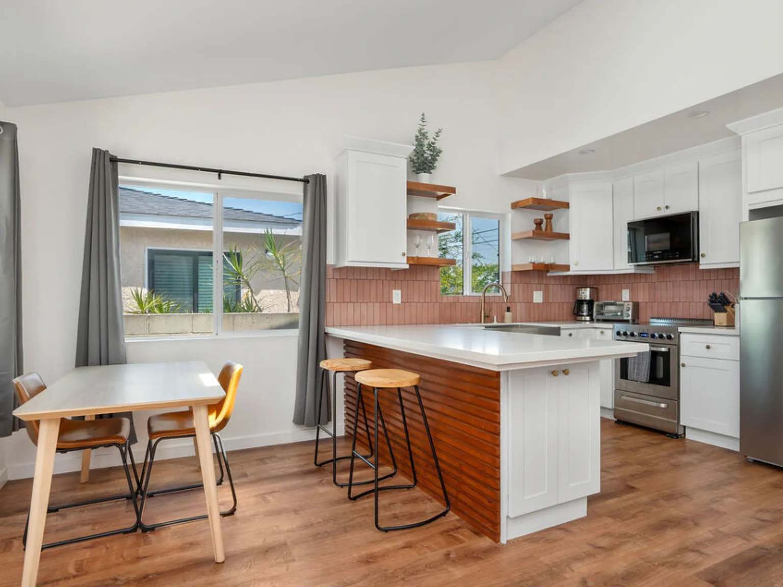 1 bed, 630 sqft, $3,500 — Photo 3