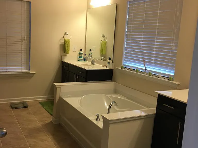 202 Begen St — Photo 16