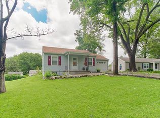 102 Karen Ln, Lansing, KS 66043