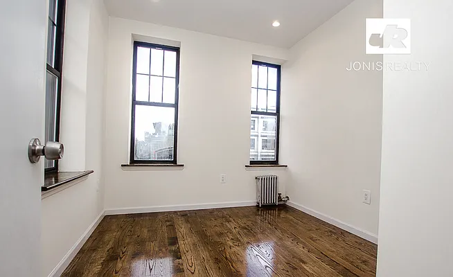 Rented by Jonis Realty | media 12