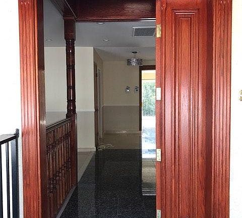 2nd image of 1218 E Tujunga Ave