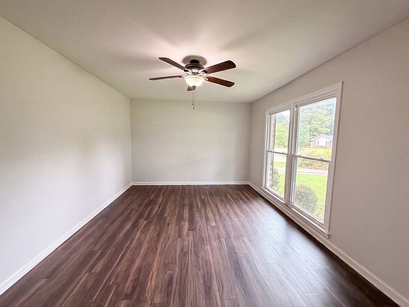 3rd image of 330 Harold Dr