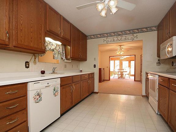 5th image of 615 E Welco Dr