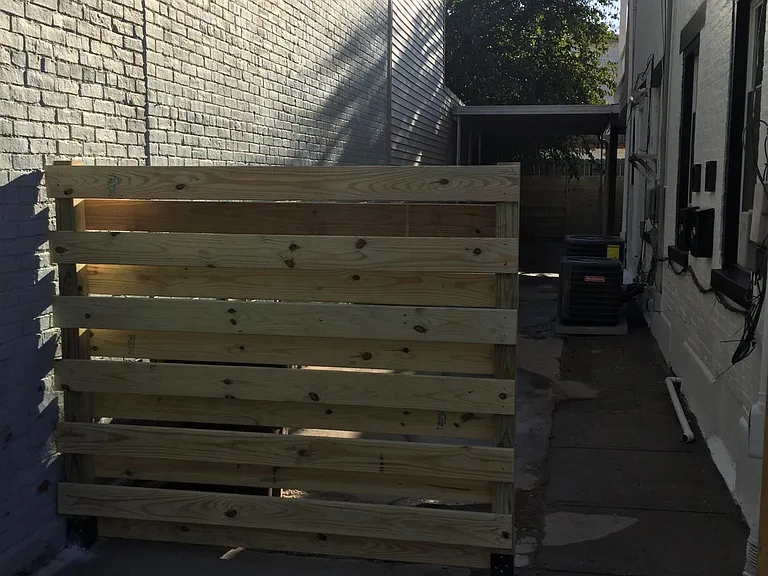 824 Saratoga St #1 — Photo 9