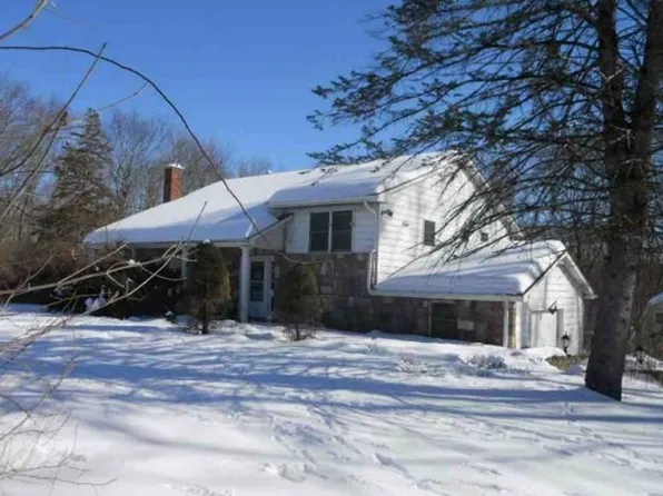327 Dewitt Ln, East Stroudsburg, PA 18302