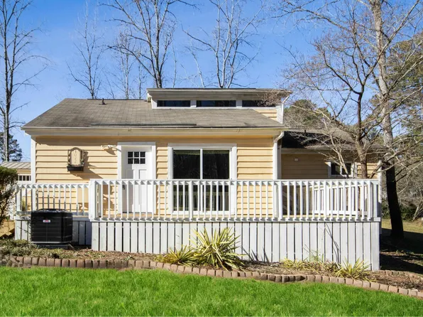 1022 N Windrace Trl, Sanford, NC 27332