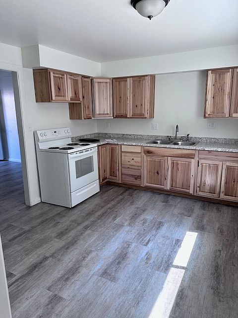1st image of 587 Hansen Ave APT 8