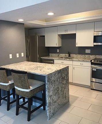 3rd image of 6272 Westshore Dr #3