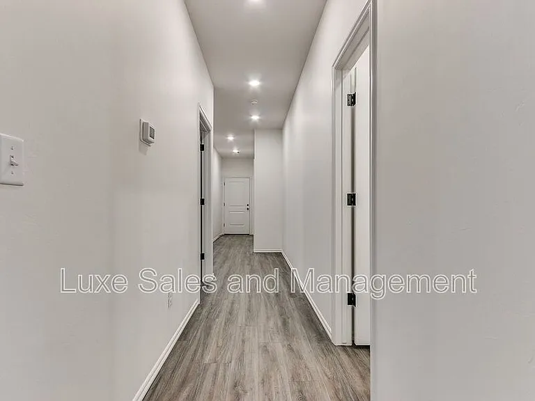 8012 NW 110th Dr — Photo 29