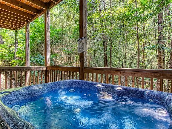 4th image of 532 Chickasaw Gap Way