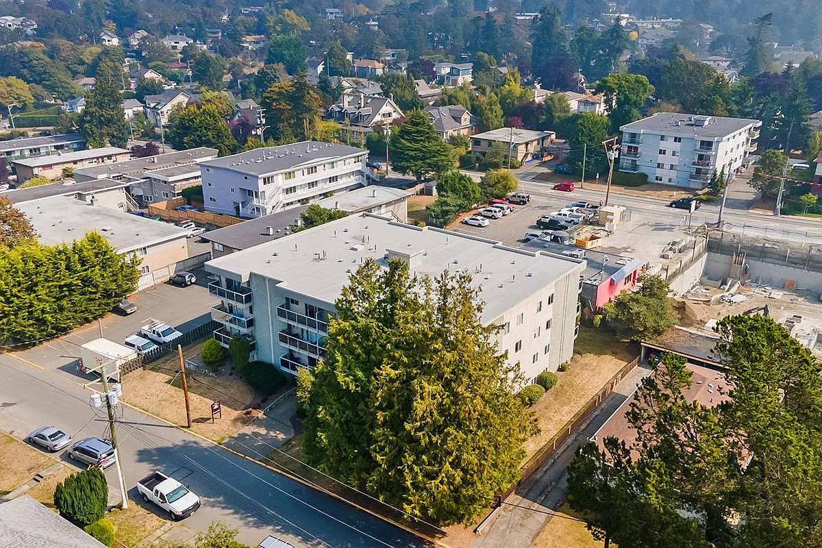Sentinel Apartments — Photo 4