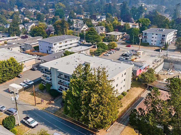 625 Constance Ave — Photo 4