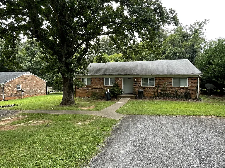 112 Camp Ave #A — Photo 1