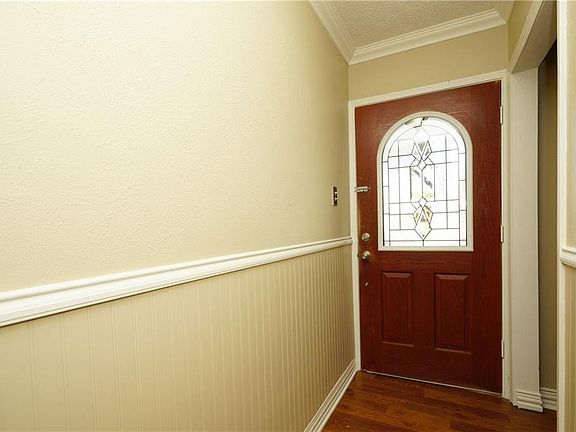 3rd image of 2732 Birch Park Dr